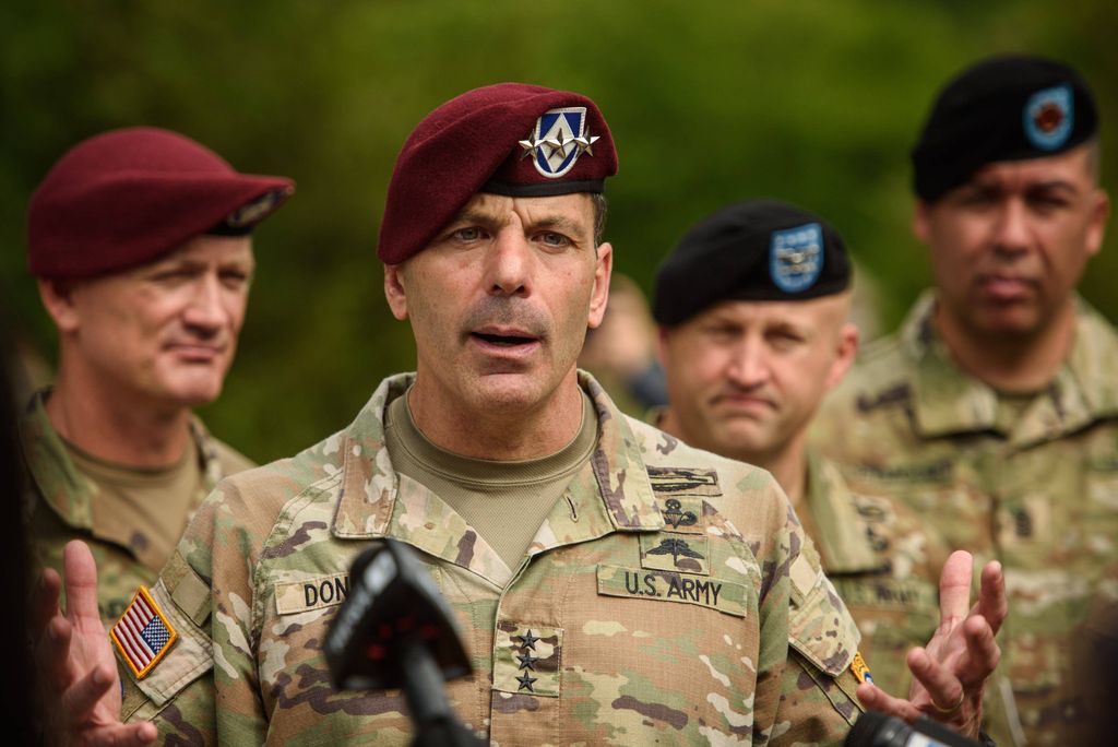 Der US-General Christopher Donahue stellt eine Stretegie zur Abschreckung gegen Russland vor.