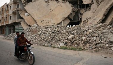 Syria crisis: Hundreds killed in ongoing violence, hospitals overwhelmed