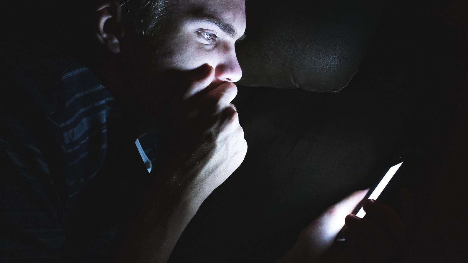 Delete Any Emails That Include These Images On Your Phone Or PC