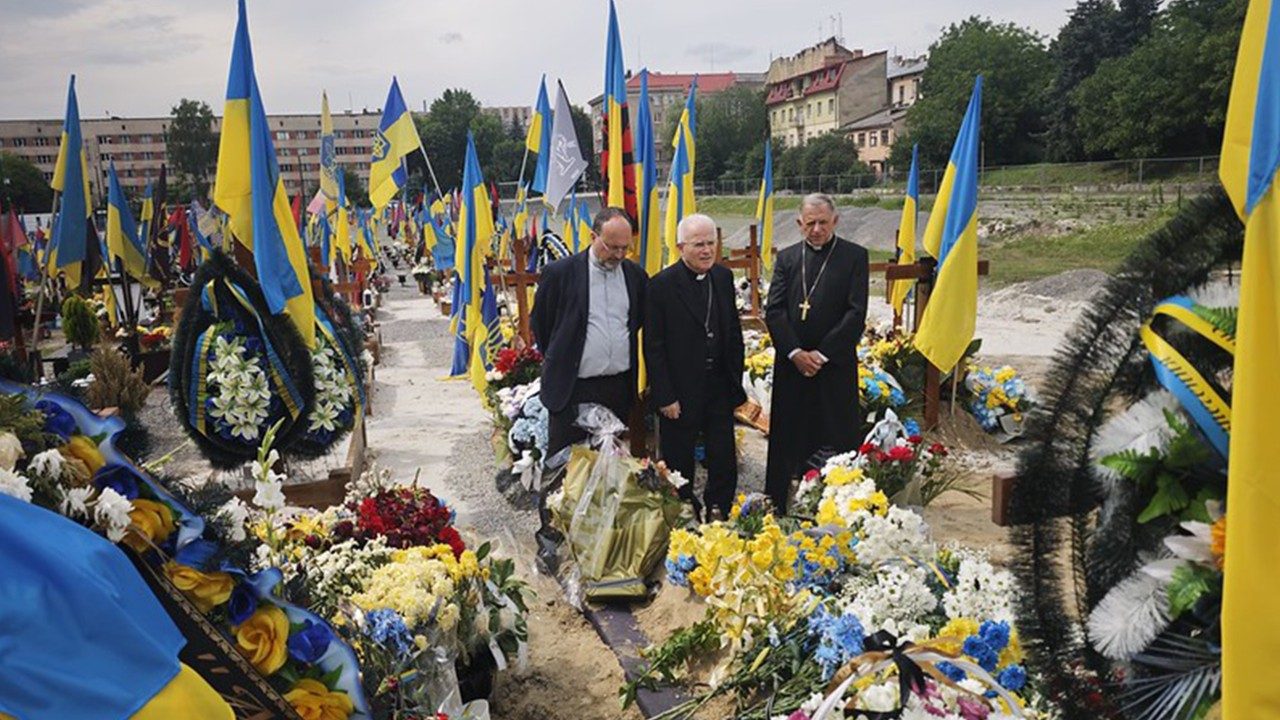 COMECE delegation makes ‘solidarity visit’ to Ukraine
