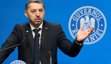 Un reputat profesor cere demisia ministrului Educației: „Lucrurile au ajuns la limita aberației”. El spune că s-a consultat cu „majoritatea dascălilor matematicieni din România” / Reacția lui Daniel David