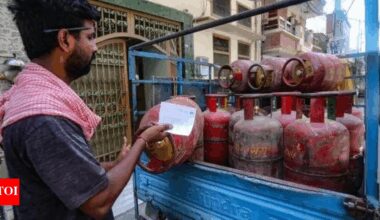 PNGRB price order: Regulator tells CGD firms to charge one PNG rate; warns against misuse of subsidised gas
