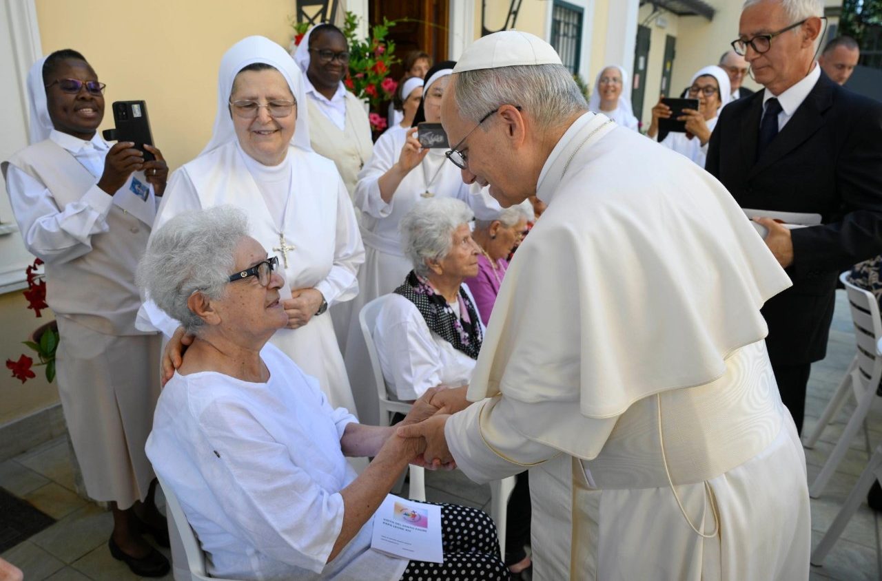 Pope Leo thanks residents at Home for the Elderly for their witness of faith