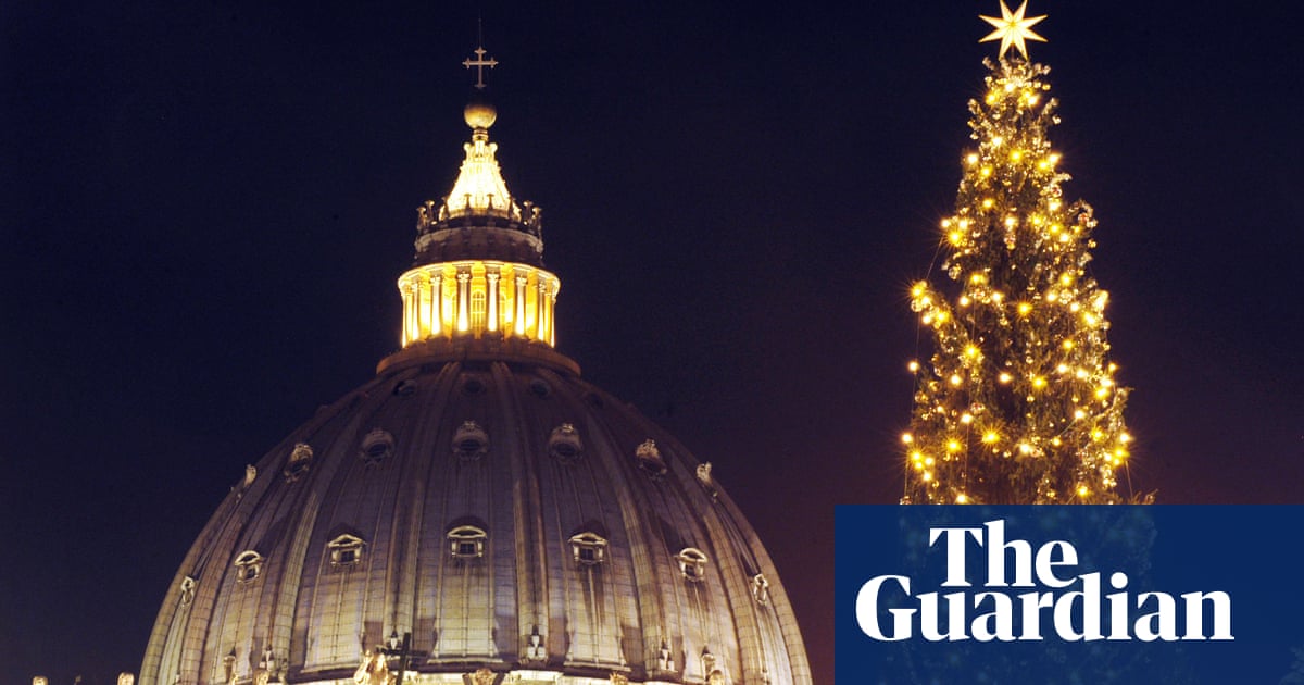 Campaigners in Italy urge pope to stop ‘sacrifice’ of 200-year-old tree for Xmas | Vatican