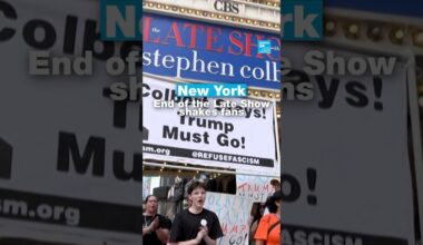 "Colbert stays, Trump must go": End of the Late Show shakes New York fans • FRANCE 24 English