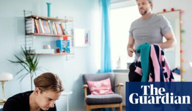 Young men in UK more likely than women to live with parents | Young people