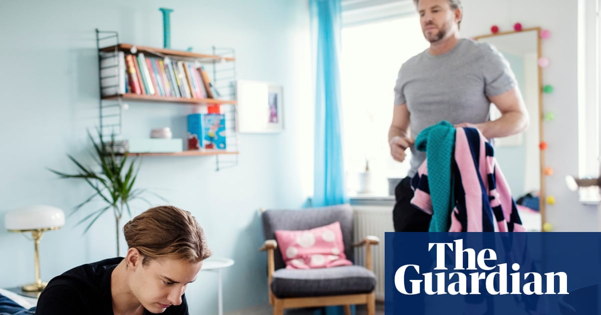 Young men in UK more likely than women to live with parents | Young people