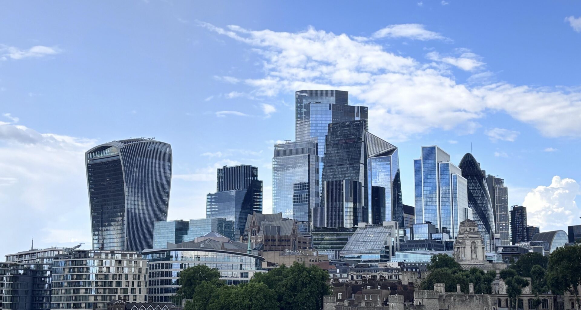 The sky is very beautiful and London is also beautiful❤️