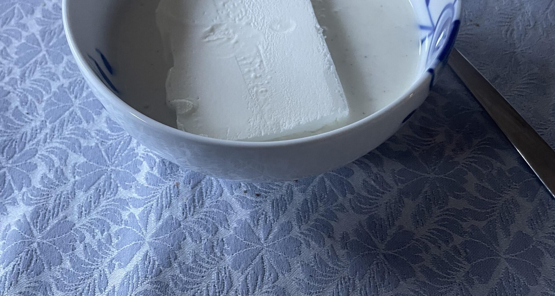 Min svigerfamilie påstår dette er en almindelig måde at få koldskål i Jylland. Er jeg i fare?