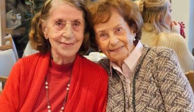 Sisters break sibling age record