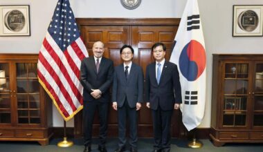 Seoul's top trade officials meet Lutnick, stress need to reach tariff deal before Aug. 1