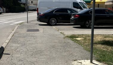 Dragi pjesaci, jebite se. Ja imam gablec