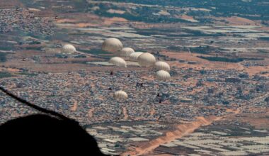 Israël annonce la reprise des parachutages d’aide humanitaire