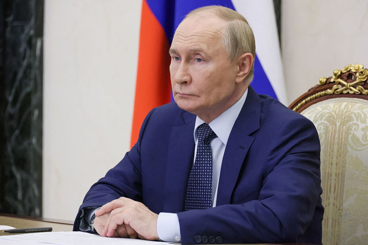 Russia’s Once-Hot War Economy Shows More Cracks: New Economy