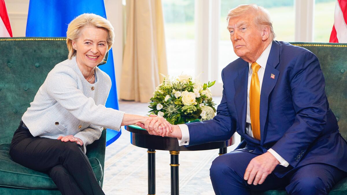 EU, US Clinch Deal to Avoid Trump Tariff Hike Ahead of Deadline