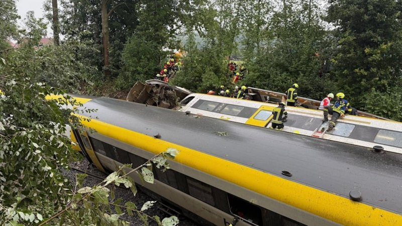 Germany train derailment: 3 dead, 34 injured as carriages thrown into forest - VIDEO Germany train derailment: 3 dead, 34 injured as carriages thrown into forest - VIDEO