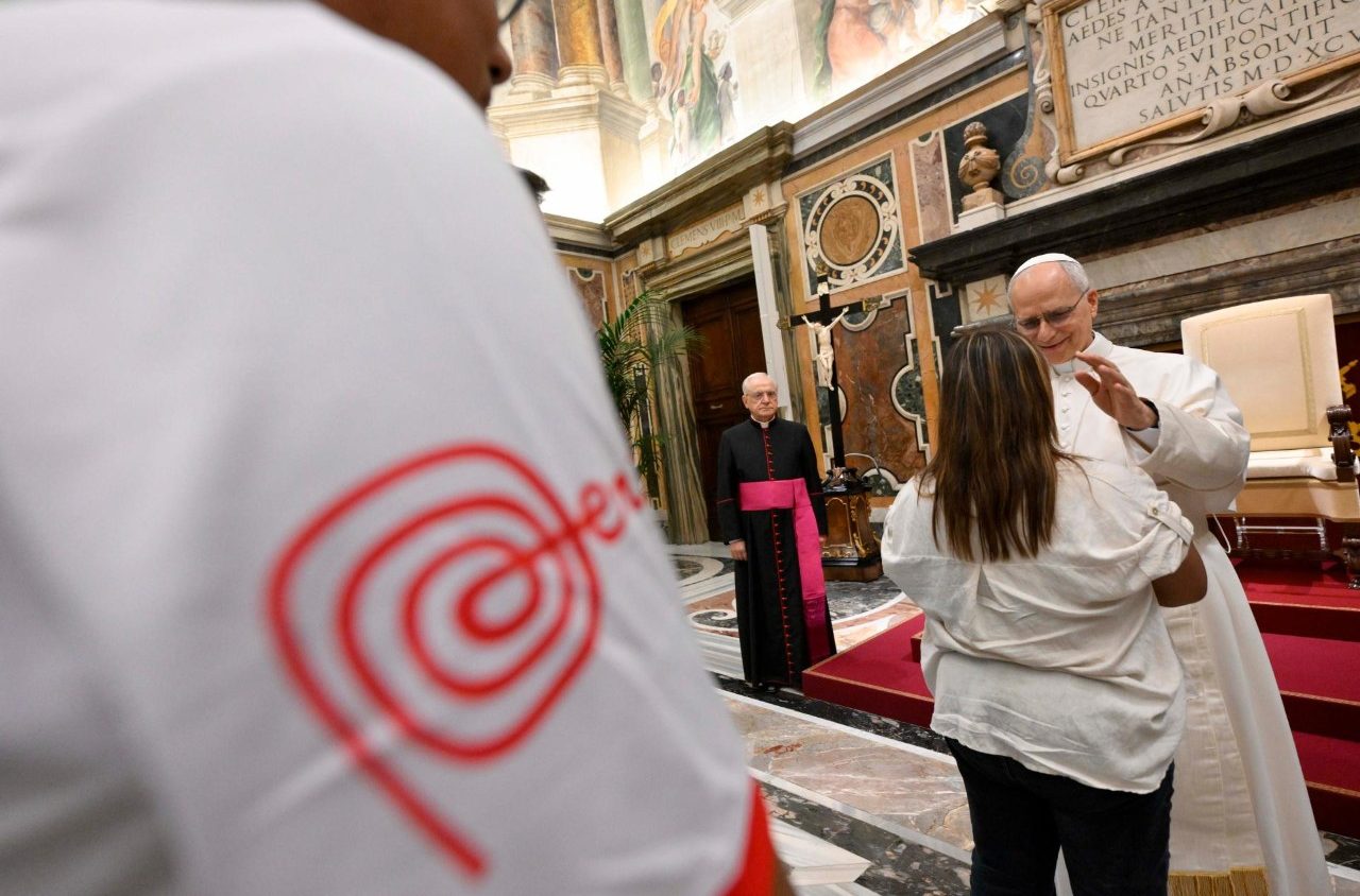 Peruvian Youth celebrate their faith with Pope Leo