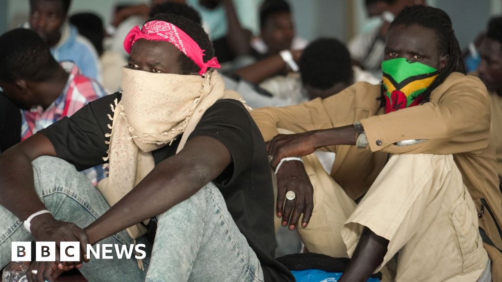 Greece claims 'invasion' in Crete as it tries to halt asylum on Med route