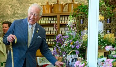 Like mother, like son: King Charles turns to Queen Elizabeth II’s trusted artist for his royal signature