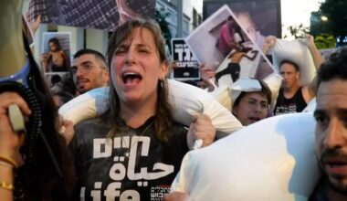 À Tel-Aviv, des Israéliens manifestent pour dénoncer la "famine" à Gaza • FRANCE 24