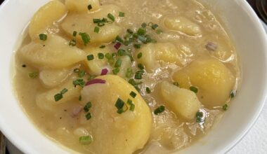 Wie macht man Erdäpfelsalat mit so einer Suppe?