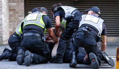 Fewer than fifteen arrests at anti-migrant protests in Hampshire