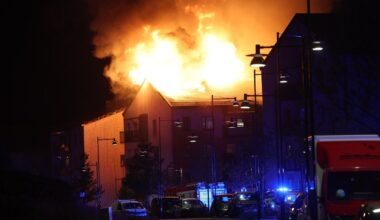 Storbrand i Upplands-bro norr om Stockholm - SVT Nyheter