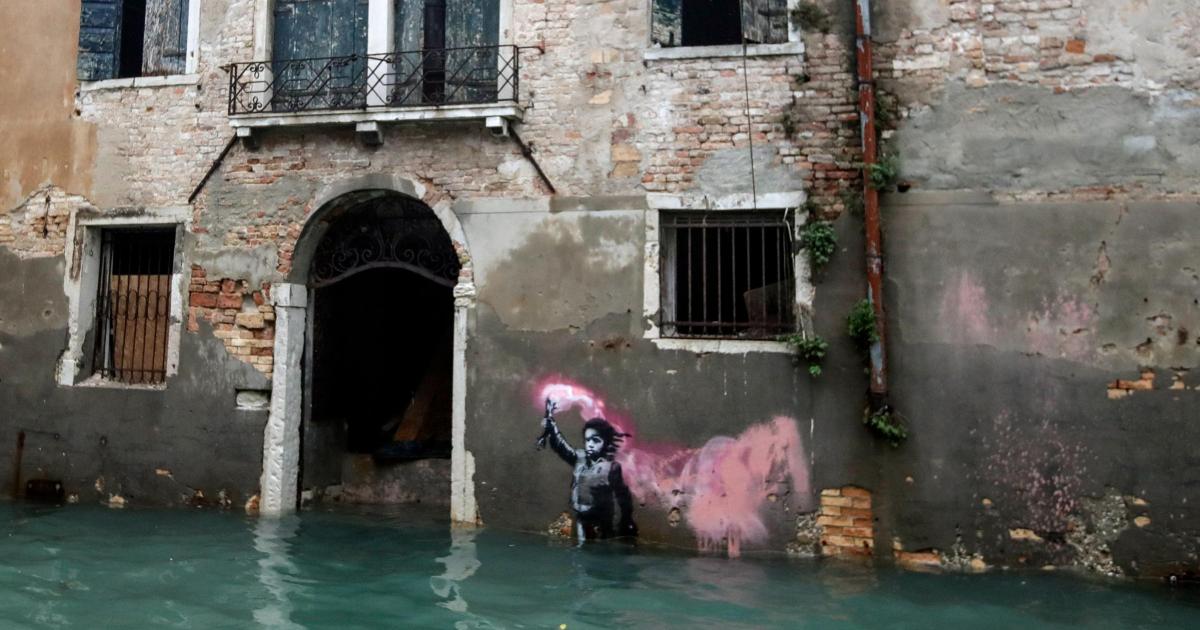 Banksy work The Migrant Child removed from Venetian palazzo for restoration