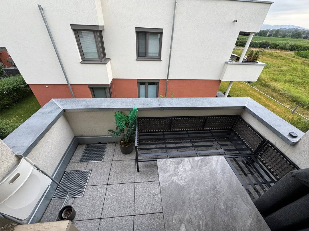 Tipps für Balkon-Gestaltung gesucht, volle Sonne, Wind und heiße Metallablage