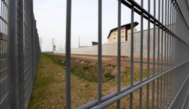 A prisoner in France escapes in his cellmate’s bag