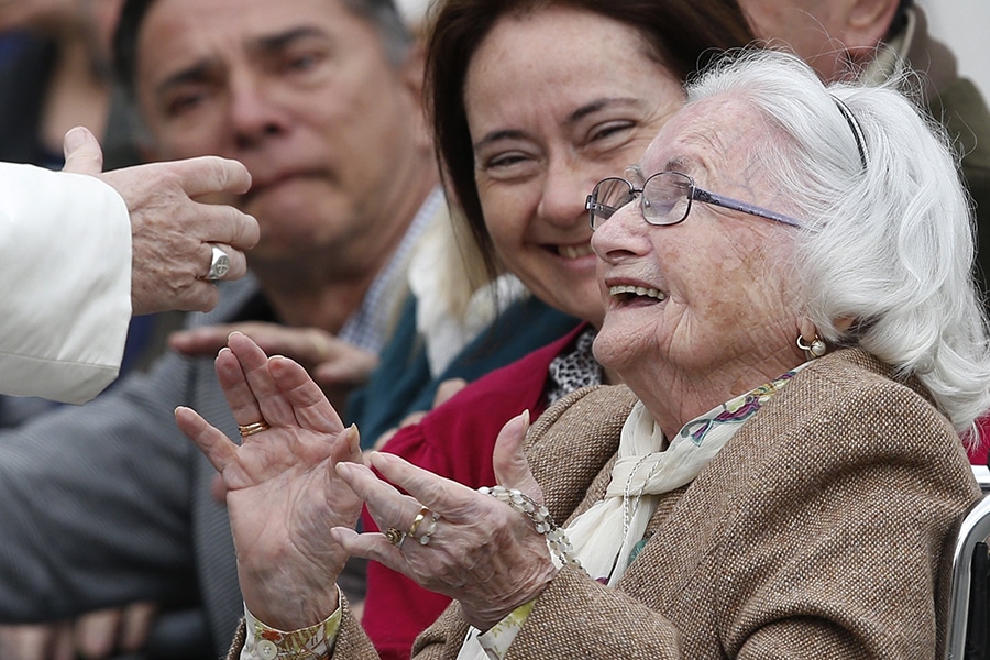 Parishes need to launch 'revolution of care' for the elderly, pope says