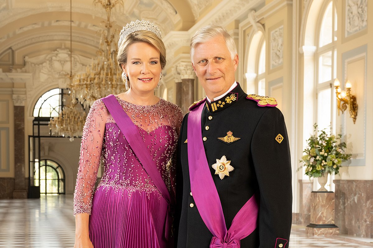 New portraits of the King and Queen of the Belgians taken to celebrate the 10th anniversary of his accession to the throne, July 2023 (Michel Gronemberger/Belgian Royal Palace)