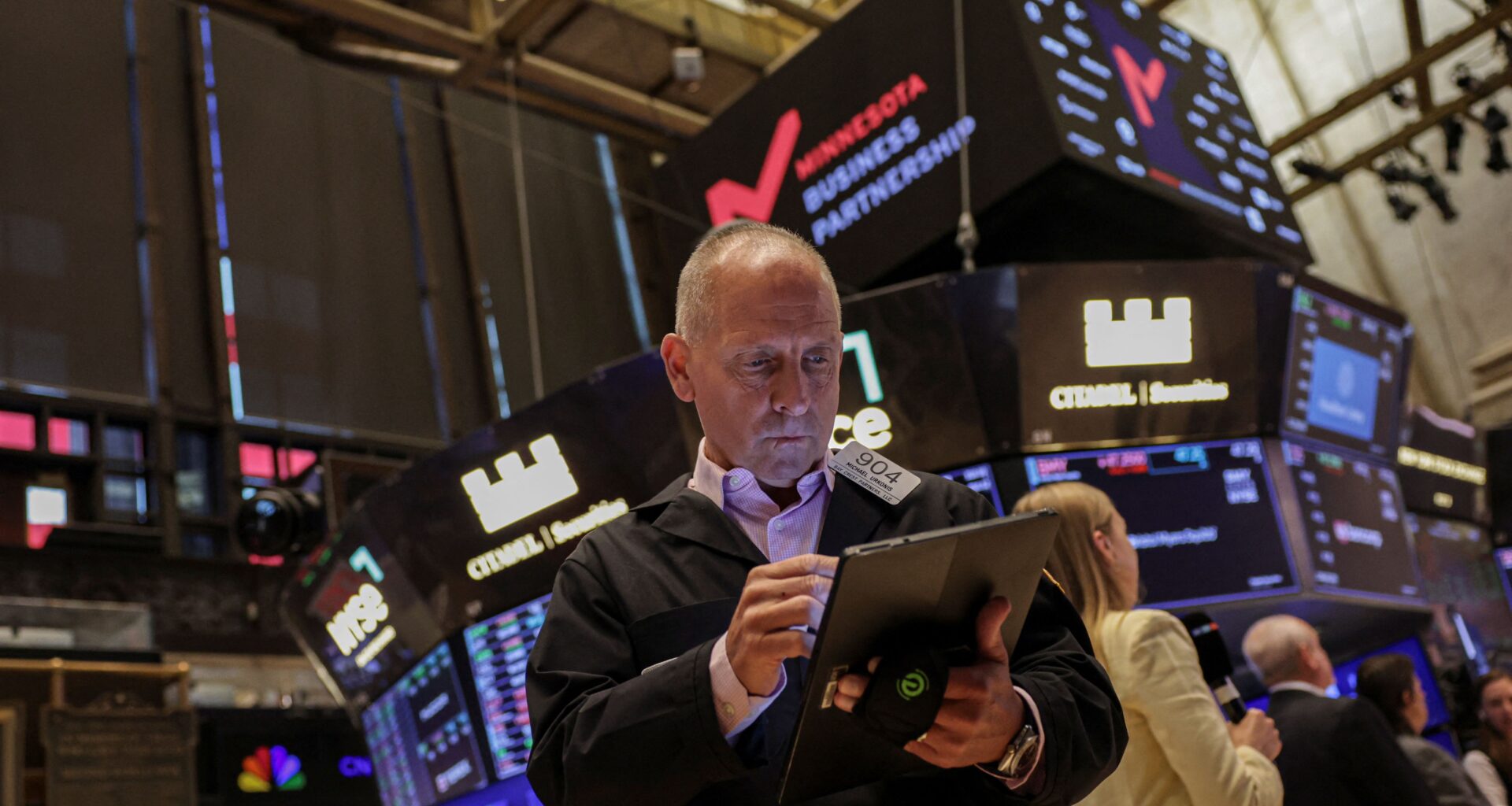 Wall Street stock indexes gain, Delta forecast boosts sentiment