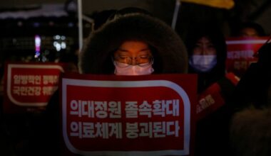 South Korean medical students to return to school, urge education reforms
