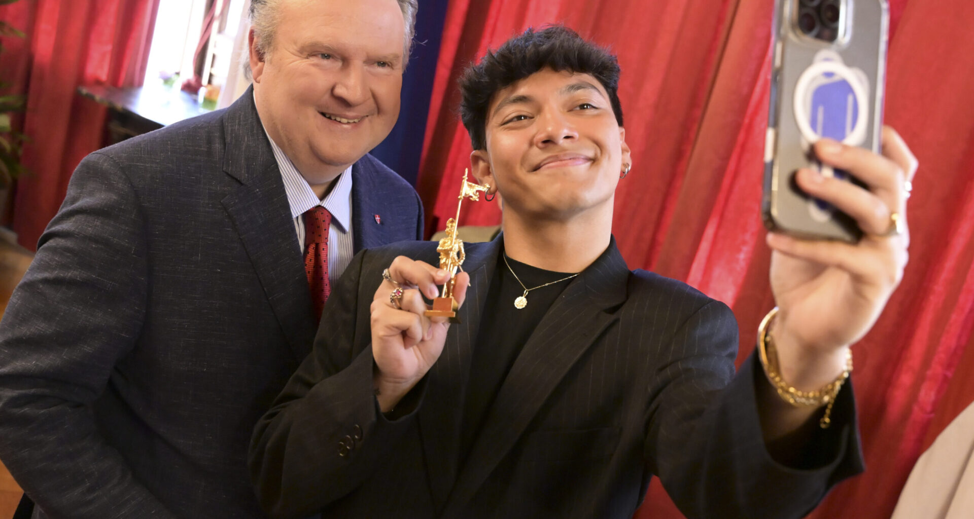 🇦🇹 Austria: JJ Awarded 'Goldener Rathausmann' by the City of Vienna