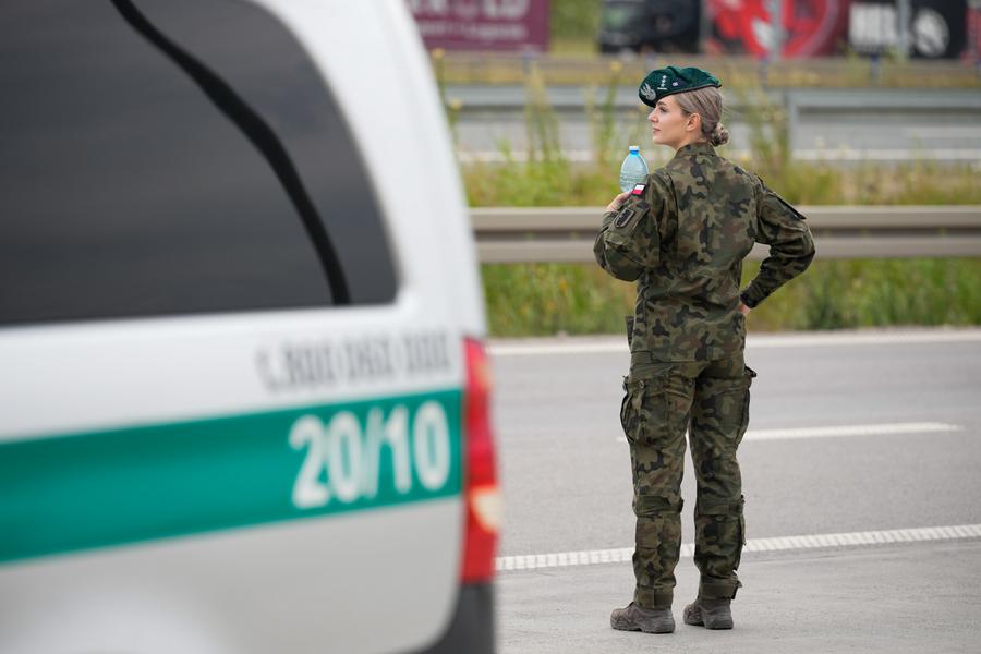 Poland reinstates checkpoints on borders with Germany, Lithuania-Xinhua