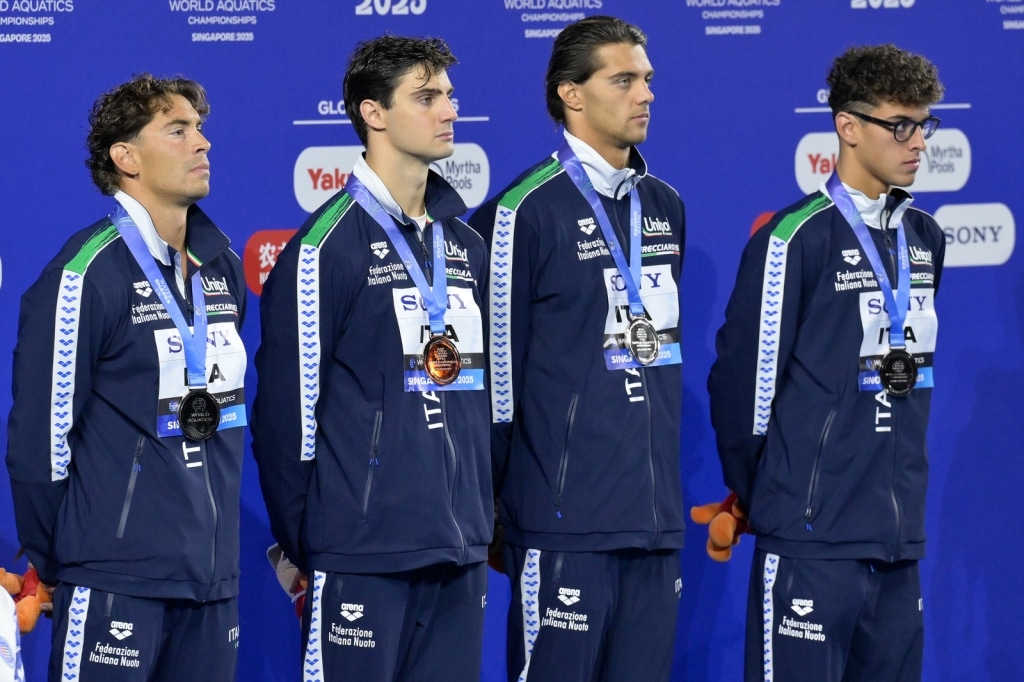 Mondiali di nuoto, l’Italia parte forte: argento nella 4x100 sl
