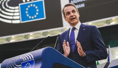 Greek government bans asylum applications from North Africa in collaboration with European Union