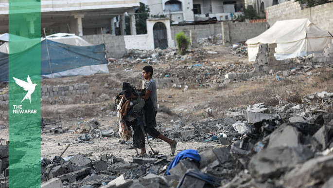 Hamas agrees to release 10 captives, says truce talks 'tough'