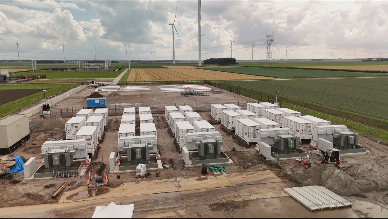 Omroep Flevoland - Nieuws - Grootste batterijpark van Nederland verrijst bij Dronten