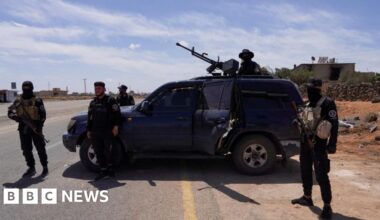 Sectarian clashes in Syria leave at least 30 dead and scores injured