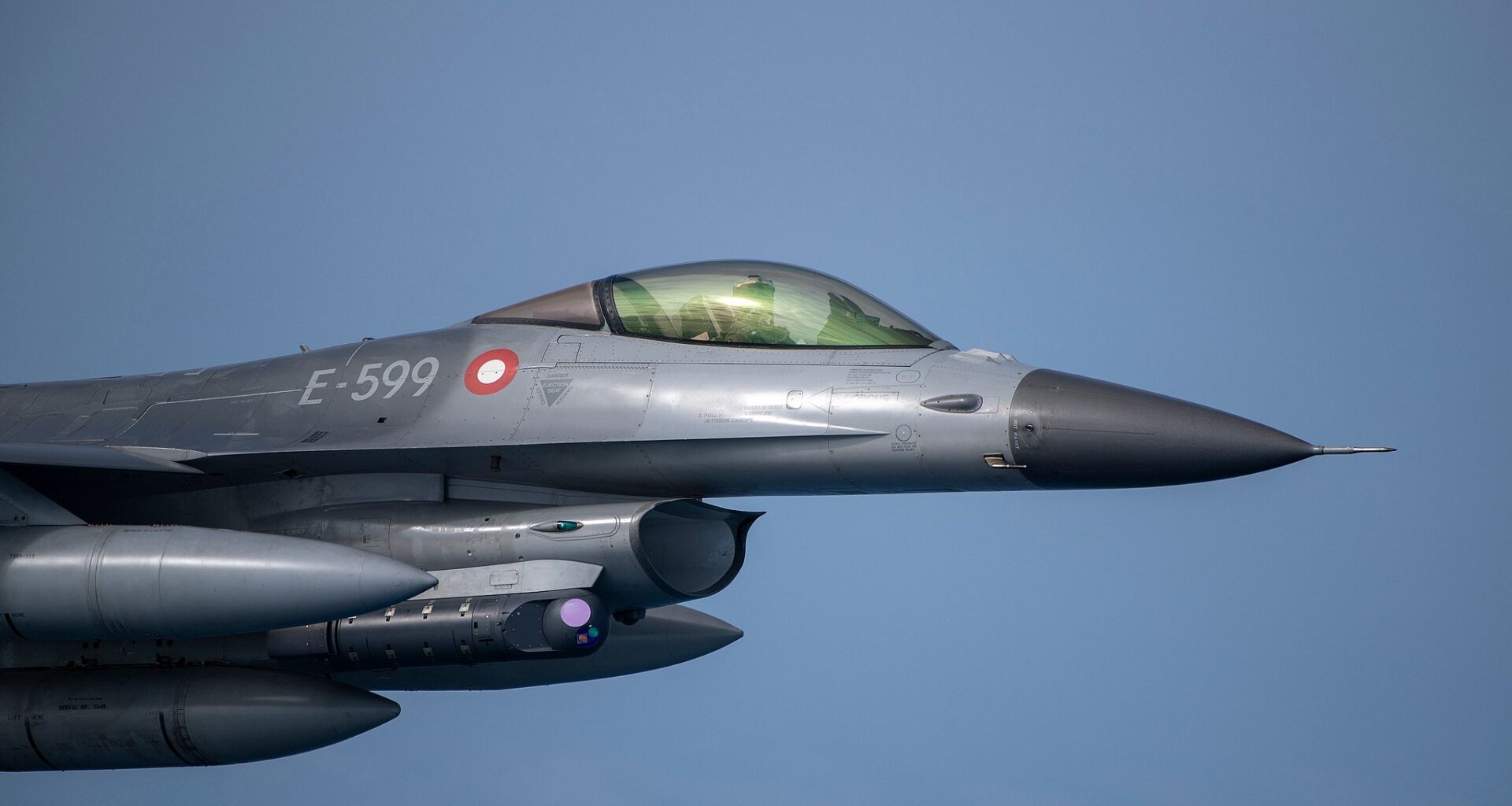Czech Republic to Train Ukrainian Pilots on F-16 Jets by 2026