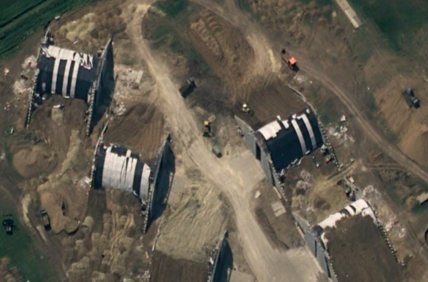 Russia Builds Aircraft Shelters Near Ukraine After Drone Strikes