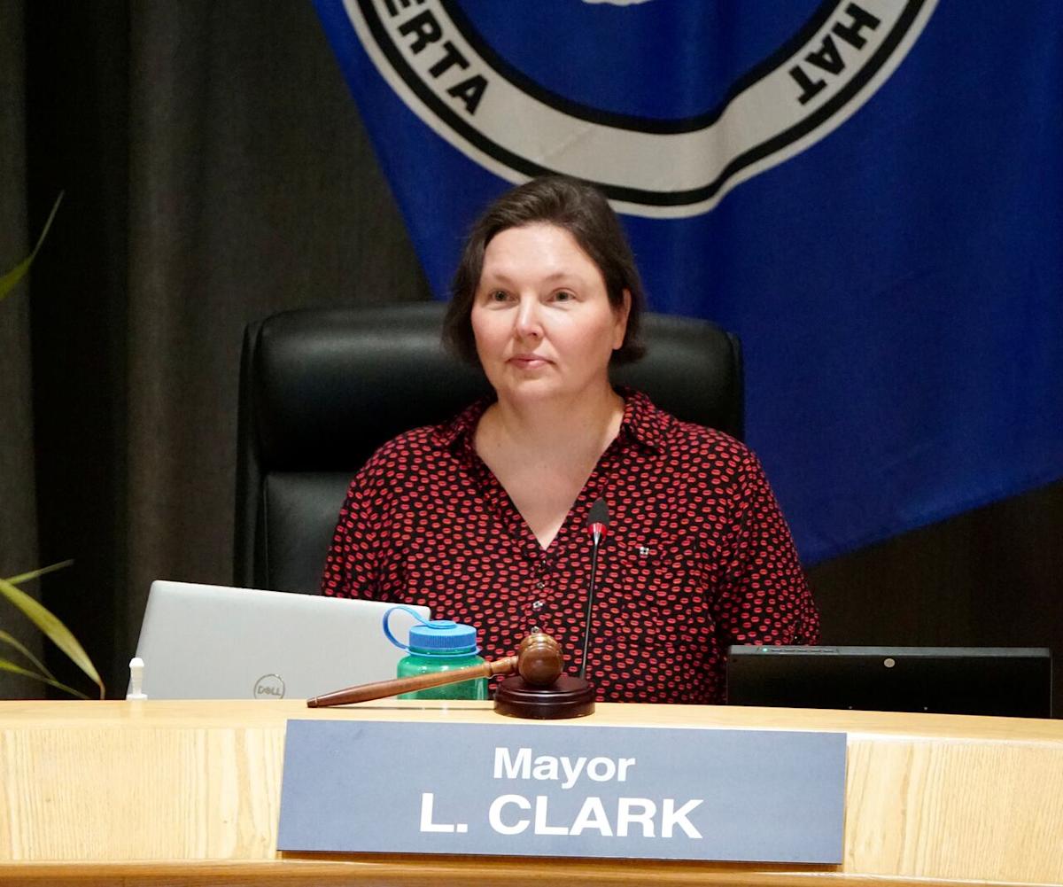 Relations between Medicine Hat's mayor, council and staff created 'untenable working environment': report