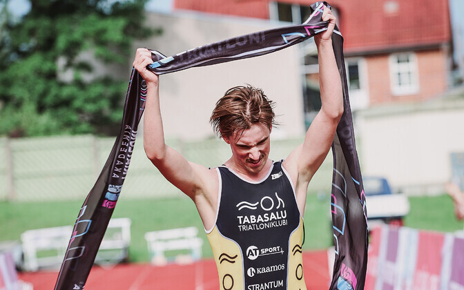 Viljandi triatlonil võitsid Eesti meistritiitlid Oskar Hein ja Helen Liis | Triatlon