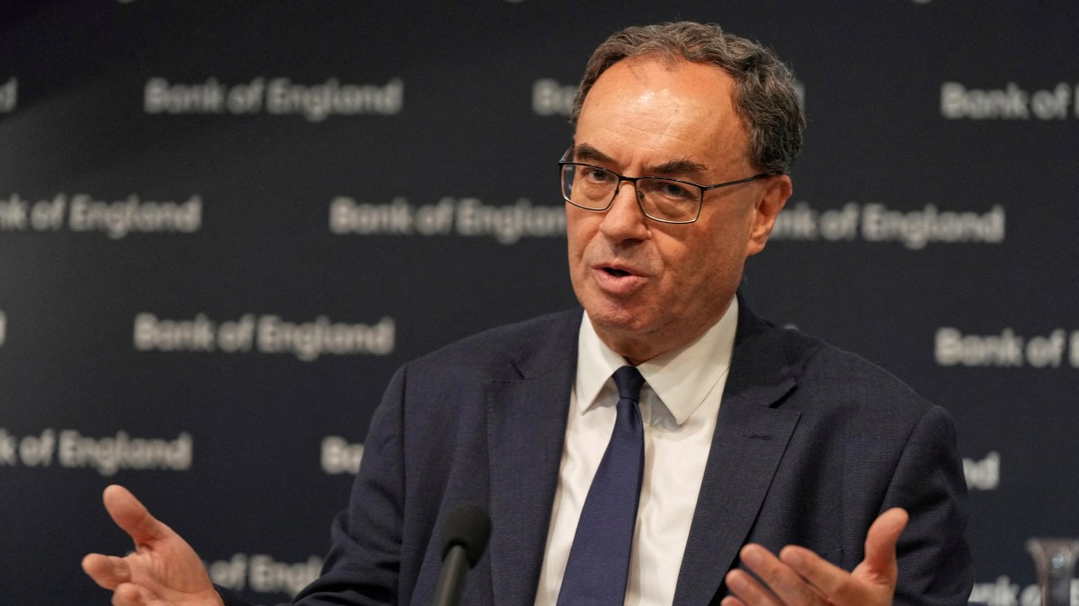 Bank of England boss calls on IMF to tackle imbalances in trade