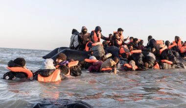 Asylum seekers risk becoming homeless if they refuse to be moved