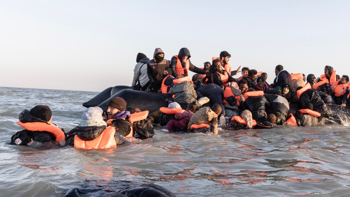 Asylum seekers risk becoming homeless if they refuse to be moved