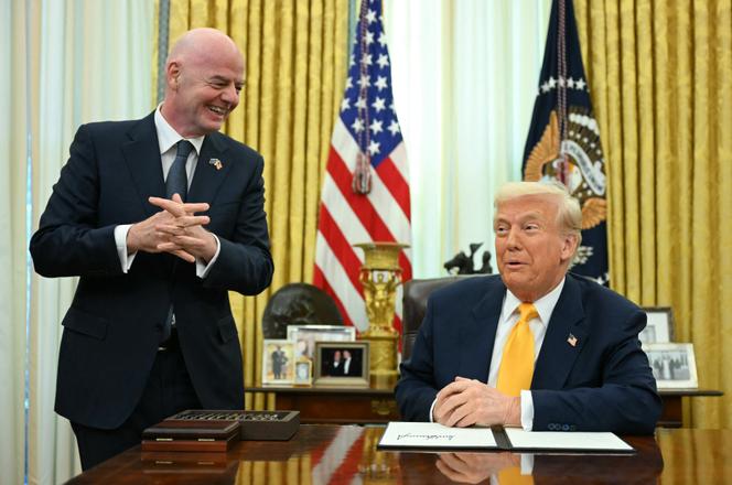 Gianni Infantino, president of FIFA, and Donald Trump, president of the US, in the Oval Office at the White House in Washington, on March 7, 2025.