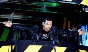 My 5 year old son has an interest in robots so Im showing him peak 1990s Robot Wars, this is hilarious!